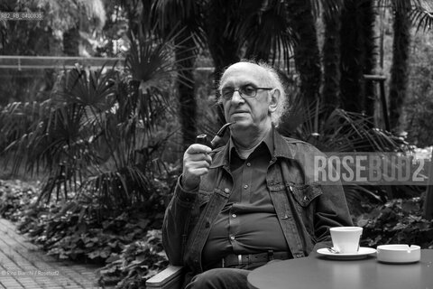 Turin May 12, 2018..Petros Markaris, writer, dramatist, screenwriter and Greek translator of Armenian origin, photographed in Turin in the Lingotto spaces/Petros Markarīs, scrittore, drammaturgo, sceneggiatore e traduttore greco di origine armena, fotografato a Torino negli spazi del Lingotto. ©Rino Bianchi/Rosebud2