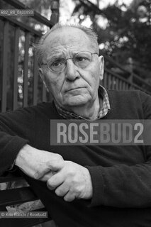 Rome February 15, 2017..Renzo Paris, poet and writer, photographed in Rome near the Villa Mercede library/Renzo Paris, poeta e scrittore, fotografato a Roma nei pressi della biblioteca di Villa Mercede.. ©Rino Bianchi/Rosebud2