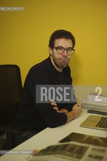 Milan December 18, 2025..Giulio Passerini, essayist, editor, and author, works in communications and the Intramontabili series for Edizioni E/O. He writes about graphics for Panorama.it, innovation and publishing for Ho un libro in testa, and covers covers on his blog Whos the reader. He edited Giuseppe Bonuras Racconti del giorno e della notte for Hacca/Giulio Passerini, saggista, edtor e autore, si occupa di comunicazione e della collana degli Intramontabili per le Edizioni E/O, scrive di grafica per Panorama.it, di innovazione ed editoria per Ho un libro in testa e di copertine sul suo blog Who’s the reader. Ha curato per Hacca i Racconti del giorno e della notte di Giuseppe Bonura. ©Rino Bianchi/Rosebud2