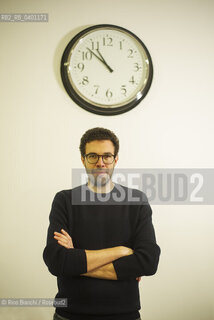 Milan December 18, 2025..Giulio Passerini, essayist, editor, and author, works in communications and the Intramontabili series for Edizioni E/O. He writes about graphics for Panorama.it, innovation and publishing for Ho un libro in testa, and covers covers on his blog Whos the reader. He edited Giuseppe Bonuras Racconti del giorno e della notte for Hacca/Giulio Passerini, saggista, edtor e autore, si occupa di comunicazione e della collana degli Intramontabili per le Edizioni E/O, scrive di grafica per Panorama.it, di innovazione ed editoria per Ho un libro in testa e di copertine sul suo blog Who’s the reader. Ha curato per Hacca i Racconti del giorno e della notte di Giuseppe Bonura. ©Rino Bianchi/Rosebud2