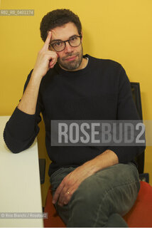 Milan December 18, 2025..Giulio Passerini, essayist, editor, and author, works in communications and the Intramontabili series for Edizioni E/O. He writes about graphics for Panorama.it, innovation and publishing for Ho un libro in testa, and covers covers on his blog Whos the reader. He edited Giuseppe Bonuras Racconti del giorno e della notte for Hacca/Giulio Passerini, saggista, edtor e autore, si occupa di comunicazione e della collana degli Intramontabili per le Edizioni E/O, scrive di grafica per Panorama.it, di innovazione ed editoria per Ho un libro in testa e di copertine sul suo blog Who’s the reader. Ha curato per Hacca i Racconti del giorno e della notte di Giuseppe Bonura. ©Rino Bianchi/Rosebud2