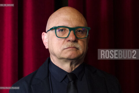 Turin February 7, 2026..Tiziano Scarpa, novelist, playwright, and poet, winner of the 2009 Strega Prize and SuperMondello Prize with his novel Stabat Mater, photographed in Turin at the Circolo dei lettori/Tiziano Scarpa romanziere, drammaturgo e poeta, vincitore del  Premio Strega e Premio SuperMondello 2009 con il suo romanzo Stabat Mater , fotografato a Torino negli ambienti del Circolo dei lettori. ©Rino Bianchi/Rosebud2
