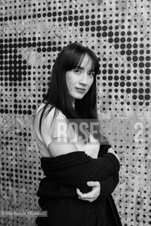 Rome March 21, 2026..Felicia Kingsley, pseudonym of Serena Artioli, architect and bestselling author who has sold more than 1,000,000 copies in Italy, photographed in Piazza Euclide in Rome/Felicia Kingsley, pseudonimo di Serena Artioli, architetto e scrittrice bestseller arrivando a vendere in Italia più di 1 000 000 di copie, fotografata a Roma a Piazza Euclide. ©Rino Bianchi/Rosebud2