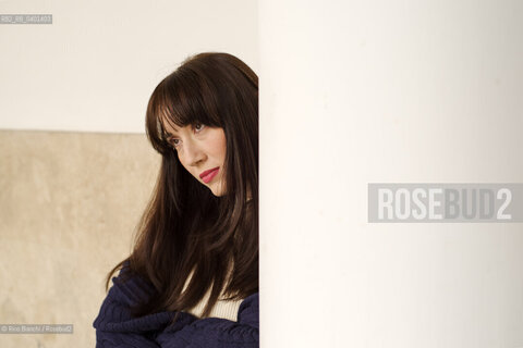 Rome March 21, 2026..Felicia Kingsley, pseudonym of Serena Artioli, architect and bestselling author who has sold more than 1,000,000 copies in Italy, photographed in Piazza Euclide in Rome/Felicia Kingsley, pseudonimo di Serena Artioli, architetto e scrittrice bestseller arrivando a vendere in Italia più di 1 000 000 di copie, fotografata a Roma a Piazza Euclide. ©Rino Bianchi/Rosebud2