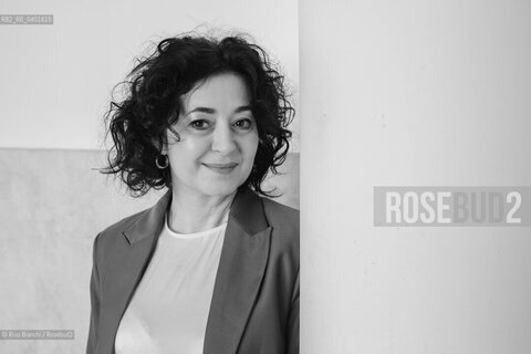 Rome March 21, 2026..Ece Temelkuran is a Turkish journalist, writer, and activist. She was a columnist for Milliyet and Habertürk, but was fired from the latter after writing articles critical of the government, particularly on the massacre of Kurds on the Turkish-Iraqi border in December 2011. Considered Turkeys most read political columnist, she has twice been ranked among the ten most influential people on social media, photographed near Piazza Euclide in Rome/Ece Temelkuran giornalista, scrittrice e attivista turca. E stata editorialista per Milliyet e Habertürk, ed è stata licenziata da questo dopo aver scritto articoli critici nei confronti del governo, in particolare sul massacro di curdi al confine tra Turchia e Iraq del dicembre 2011. Considerata editorialista politico più letto della Turchia ed è stata classificata due volte tra le dieci persone più influenti dei social media, fotografata a Roma nei pressi di Piazza Euclide. ©Rino Bianchi/Rosebud2