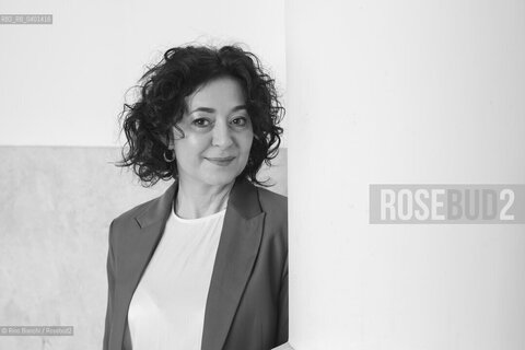 Rome March 21, 2026..Ece Temelkuran is a Turkish journalist, writer, and activist. She was a columnist for Milliyet and Habertürk, but was fired from the latter after writing articles critical of the government, particularly on the massacre of Kurds on the Turkish-Iraqi border in December 2011. Considered Turkeys most read political columnist, she has twice been ranked among the ten most influential people on social media, photographed near Piazza Euclide in Rome/Ece Temelkuran giornalista, scrittrice e attivista turca. E stata editorialista per Milliyet e Habertürk, ed è stata licenziata da questo dopo aver scritto articoli critici nei confronti del governo, in particolare sul massacro di curdi al confine tra Turchia e Iraq del dicembre 2011. Considerata editorialista politico più letto della Turchia ed è stata classificata due volte tra le dieci persone più influenti dei social media, fotografata a Roma nei pressi di Piazza Euclide. ©Rino Bianchi/Rosebud2