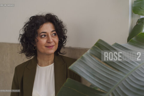 Rome March 21, 2026..Ece Temelkuran is a Turkish journalist, writer, and activist. She was a columnist for Milliyet and Habertürk, but was fired from the latter after writing articles critical of the government, particularly on the massacre of Kurds on the Turkish-Iraqi border in December 2011. Considered Turkeys most read political columnist, she has twice been ranked among the ten most influential people on social media, photographed near Piazza Euclide in Rome/Ece Temelkuran giornalista, scrittrice e attivista turca. E stata editorialista per Milliyet e Habertürk, ed è stata licenziata da questo dopo aver scritto articoli critici nei confronti del governo, in particolare sul massacro di curdi al confine tra Turchia e Iraq del dicembre 2011. Considerata editorialista politico più letto della Turchia ed è stata classificata due volte tra le dieci persone più influenti dei social media, fotografata a Roma nei pressi di Piazza Euclide. ©Rino Bianchi/Rosebud2
