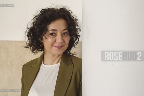 Rome March 21, 2026..Ece Temelkuran is a Turkish journalist, writer, and activist. She was a columnist for Milliyet and Habertürk, but was fired from the latter after writing articles critical of the government, particularly on the massacre of Kurds on the Turkish-Iraqi border in December 2011. Considered Turkeys most read political columnist, she has twice been ranked among the ten most influential people on social media, photographed near Piazza Euclide in Rome/Ece Temelkuran giornalista, scrittrice e attivista turca. E stata editorialista per Milliyet e Habertürk, ed è stata licenziata da questo dopo aver scritto articoli critici nei confronti del governo, in particolare sul massacro di curdi al confine tra Turchia e Iraq del dicembre 2011. Considerata editorialista politico più letto della Turchia ed è stata classificata due volte tra le dieci persone più influenti dei social media, fotografata a Roma nei pressi di Piazza Euclide. ©Rino Bianchi/Rosebud2