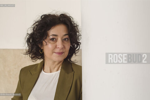 Rome March 21, 2026..Ece Temelkuran is a Turkish journalist, writer, and activist. She was a columnist for Milliyet and Habertürk, but was fired from the latter after writing articles critical of the government, particularly on the massacre of Kurds on the Turkish-Iraqi border in December 2011. Considered Turkeys most read political columnist, she has twice been ranked among the ten most influential people on social media, photographed near Piazza Euclide in Rome/Ece Temelkuran giornalista, scrittrice e attivista turca. E stata editorialista per Milliyet e Habertürk, ed è stata licenziata da questo dopo aver scritto articoli critici nei confronti del governo, in particolare sul massacro di curdi al confine tra Turchia e Iraq del dicembre 2011. Considerata editorialista politico più letto della Turchia ed è stata classificata due volte tra le dieci persone più influenti dei social media, fotografata a Roma nei pressi di Piazza Euclide. ©Rino Bianchi/Rosebud2