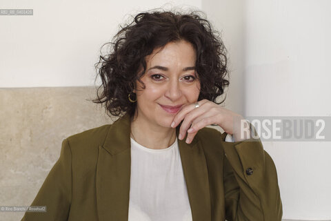 Rome March 21, 2026..Ece Temelkuran is a Turkish journalist, writer, and activist. She was a columnist for Milliyet and Habertürk, but was fired from the latter after writing articles critical of the government, particularly on the massacre of Kurds on the Turkish-Iraqi border in December 2011. Considered Turkeys most read political columnist, she has twice been ranked among the ten most influential people on social media, photographed near Piazza Euclide in Rome/Ece Temelkuran giornalista, scrittrice e attivista turca. E stata editorialista per Milliyet e Habertürk, ed è stata licenziata da questo dopo aver scritto articoli critici nei confronti del governo, in particolare sul massacro di curdi al confine tra Turchia e Iraq del dicembre 2011. Considerata editorialista politico più letto della Turchia ed è stata classificata due volte tra le dieci persone più influenti dei social media, fotografata a Roma nei pressi di Piazza Euclide. ©Rino Bianchi/Rosebud2