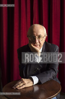 Turin May 7, 2026..Roberto Esposito, philosopher, professor emeritus of theoretical philosophy at the Scuola Normale Superiore, considered one of the key authors of Italian Theory, photographed in Turin at the Circolo dei lettori during the event Tracce. Intorno a Ferraris (Traces. Around Ferraris)/Roberto Esposito filosofo, professore emerito di filosofia teoretica presso la Scuola Normale Superiore, considerato uno degli autori di riferimento dellItalian Theory, fotografato a Torino negli ambienti del Circolo dei lettori in occasione dellevento Tracce. Intorno a Ferraris ©Rino Bianchi/Rosebud2