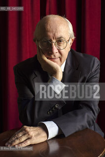 Turin May 7, 2026..Roberto Esposito, philosopher, professor emeritus of theoretical philosophy at the Scuola Normale Superiore, considered one of the key authors of Italian Theory, photographed in Turin at the Circolo dei lettori during the event Tracce. Intorno a Ferraris (Traces. Around Ferraris)/Roberto Esposito filosofo, professore emerito di filosofia teoretica presso la Scuola Normale Superiore, considerato uno degli autori di riferimento dellItalian Theory, fotografato a Torino negli ambienti del Circolo dei lettori in occasione dellevento Tracce. Intorno a Ferraris ©Rino Bianchi/Rosebud2