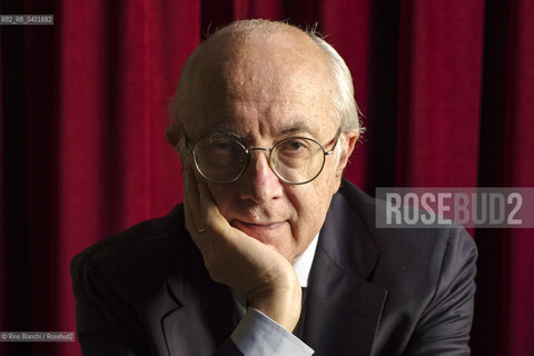 Turin May 7, 2026..Roberto Esposito, philosopher, professor emeritus of theoretical philosophy at the Scuola Normale Superiore, considered one of the key authors of Italian Theory, photographed in Turin at the Circolo dei lettori during the event Tracce. Intorno a Ferraris (Traces. Around Ferraris)/Roberto Esposito filosofo, professore emerito di filosofia teoretica presso la Scuola Normale Superiore, considerato uno degli autori di riferimento dellItalian Theory, fotografato a Torino negli ambienti del Circolo dei lettori in occasione dellevento Tracce. Intorno a Ferraris ©Rino Bianchi/Rosebud2