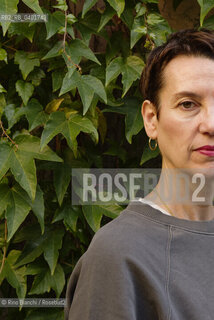 Milan May 19, 2026..Alessandra Carati, writer, editor, and screenwriter, photographed in Milan on Via privata della Braida/Alessandra Carati, scrittrice, editor e sceneggiatrice, fotografata a Milano in Via privata della Braida. ©Rino Bianchi/Rosebud2