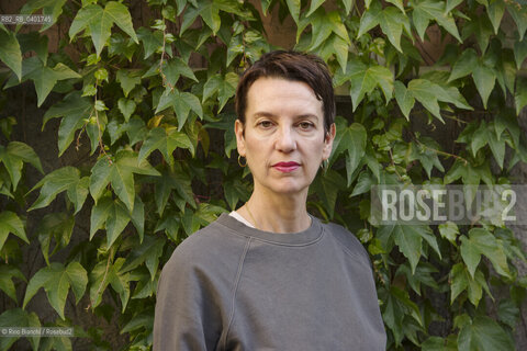 Milan May 19, 2026..Alessandra Carati, writer, editor, and screenwriter, photographed in Milan on Via privata della Braida/Alessandra Carati, scrittrice, editor e sceneggiatrice, fotografata a Milano in Via privata della Braida. ©Rino Bianchi/Rosebud2