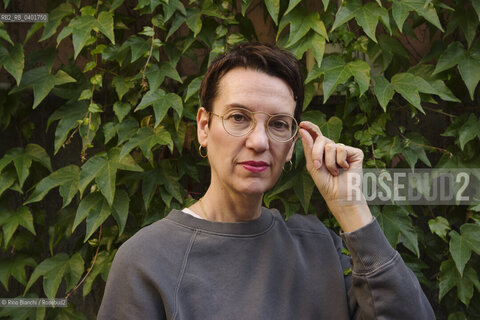 Milan May 19, 2026..Alessandra Carati, writer, editor, and screenwriter, photographed in Milan on Via privata della Braida/Alessandra Carati, scrittrice, editor e sceneggiatrice, fotografata a Milano in Via privata della Braida. ©Rino Bianchi/Rosebud2