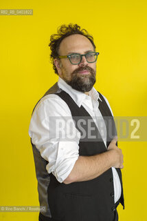 Turin May 15, 2026..Andrea Colamedici, Italian philosopher, essayist, and publisher, primarily active in cultural dissemination, teaches Prompt Thinking at the European Institute of Design in Rome and the 24Ore Business School, and is an expert in the philosophy of artificial intelligence. Photographed in Turin at the Lingotto/Andrea Colamedici filosofo, saggista ed editore italiano attivo soprattutto nellambito della divulgazione culturale, docente di Prompt Thinking presso lIstituto Europeo di Design di Roma e la 24Ore Business School, esperto di filosofia dellintelligenza artificiale, fotografato a Torino negli spazi del Lingotto. ©Rino Bianchi/Rosebud2