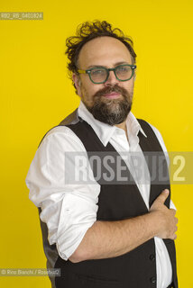 Turin May 15, 2026..Andrea Colamedici, Italian philosopher, essayist, and publisher, primarily active in cultural dissemination, teaches Prompt Thinking at the European Institute of Design in Rome and the 24Ore Business School, and is an expert in the philosophy of artificial intelligence. Photographed in Turin at the Lingotto/Andrea Colamedici filosofo, saggista ed editore italiano attivo soprattutto nellambito della divulgazione culturale, docente di Prompt Thinking presso lIstituto Europeo di Design di Roma e la 24Ore Business School, esperto di filosofia dellintelligenza artificiale, fotografato a Torino negli spazi del Lingotto. ©Rino Bianchi/Rosebud2