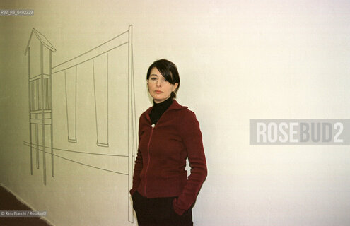 Rome, December 28, 2003..Marina Paris, artist, portrayed in her studio on Via Franco Sacchetti in Rome/Marina Paris, artista, ritratta nel suo studio di via Franco Sacchetti a Roma. ©Rino Bianchi/Rosebud2