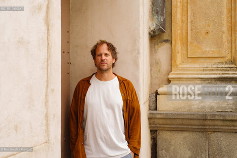 Biella September 13, 2026..Orso Tosco—writer, poet, essayist, and crime novelist—made his fiction debut in 2018 with the novel *Aspettando i naufraghi* (Waiting for the Castaways), dedicated to his recently deceased father and winner of the Scerbanenco Prize; he is pictured here in Biella during the Fuoriluogo Festival/Orso Tosco, scrittore, poeta, saggista, giallista ha esordito nella narrativa nel 2018 con il romanzo Aspettando i naufraghi dedicato al padre da poco scomparso, vincitore del Premio Scerbanenco, fotografato a Biella durante il Festival Fuoriluogo. ©Rino Bianchi/Rosebud2