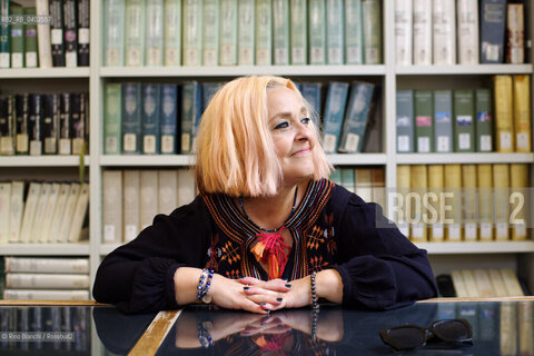 Biella September 12, 2026..Gaja Cenciarelli—a writer, translator, and teacher of English language and literature, as well as an author of novels, short stories, and critical essays—is a member of the “Piccoli Maestri” association and winner of the 2023 Alvaro-Bigiaretti Prize; she is pictured here at the Biella Civic Library during the Fuoriluogo Festival/Gaja Cenciarelli, scrittrice e traduttrice, autrice di romanzi, racconti, interventi critici, docente di lingua e letteratura inglese, fa parte dellAssociazione “Piccoli Maestri”,  ha vinto il Premio Alvaro-Bigiaretti 2023, fotografata negli spazi della Biblioteca Civica di Biella durante il Festival Fuoriluogo. ©Rino Bianchi/Rosebud2