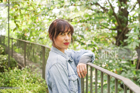 Biella Sepember 26, 2026..Olga Campofreda, a writer and essayist, works as a researcher in Italian and Cultural Studies in London and coaches fencing for the English national Under-20 team; she is pictured here in Biella, in the park of Palazzo Gromo Losa, during the Contemporanea Festival/Olga Campofreda scrittrice e saggista,  lavora come ricercatrice in Italian e Cultural studies a Londra ed insegna scherma per la nazionale inglese Under 20, fotografata a Biella nel parco di Palazzo Gromo Losa durante il Festival Contemporanea. ©Rino Bianchi/Rosebud2