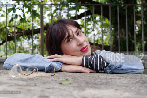 Biella Sepember 26, 2026..Olga Campofreda, a writer and essayist, works as a researcher in Italian and Cultural Studies in London and coaches fencing for the English national Under-20 team; she is pictured here in Biella, in the park of Palazzo Gromo Losa, during the Contemporanea Festival/Olga Campofreda scrittrice e saggista,  lavora come ricercatrice in Italian e Cultural studies a Londra ed insegna scherma per la nazionale inglese Under 20, fotografata a Biella nel parco di Palazzo Gromo Losa durante il Festival Contemporanea. ©Rino Bianchi/Rosebud2