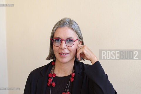 Biella September 27. 2026..Domitilla Dardi, storica e curatrice di design, curatrice per il design del MAXXI di Roma dal 2007 al 2023, docente nei corsi triennali e nei Master allo IED di Roma è stata visiting professor in diverse istituzioni, tra cui lUniversidad de Navarra a Pamplona, ​​lAccademia Abadir a Catania e il MADE Program di Siracusa, co-fondatrice e curatrice della fiera del design dautore EDIT Napoli, fotografata a Biella negli spazi del palazzo Gromo Losa in occasione di Contemporanea/Domitilla Dardi, storica e curatrice di design,  curatrice per il design del MAXXI di Roma dal 2007 al 2023, docente nei corsi triennali e nei Master allo IED di Roma  è stata visiting professor in diverse istituzioni, tra cui lUniversidad de Navarra a Pamplona, lAccademia Abadir a Catania e il MADE Program di Siracusa, co-fondatrice e curatrice della fiera del design dautore EDIT Napoli, fotografata a Biella negli spazi del palazzo Gromo Losa in occasione di Contemporanea. ©Rino Bianchi/Rosebud2