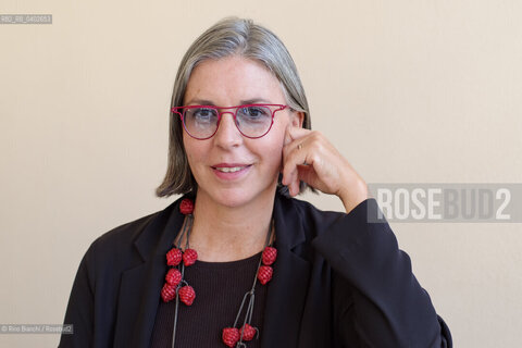 Biella September 27. 2026..Domitilla Dardi, storica e curatrice di design, curatrice per il design del MAXXI di Roma dal 2007 al 2023, docente nei corsi triennali e nei Master allo IED di Roma è stata visiting professor in diverse istituzioni, tra cui lUniversidad de Navarra a Pamplona, ​​lAccademia Abadir a Catania e il MADE Program di Siracusa, co-fondatrice e curatrice della fiera del design dautore EDIT Napoli, fotografata a Biella negli spazi del palazzo Gromo Losa in occasione di Contemporanea/Domitilla Dardi, storica e curatrice di design,  curatrice per il design del MAXXI di Roma dal 2007 al 2023, docente nei corsi triennali e nei Master allo IED di Roma  è stata visiting professor in diverse istituzioni, tra cui lUniversidad de Navarra a Pamplona, lAccademia Abadir a Catania e il MADE Program di Siracusa, co-fondatrice e curatrice della fiera del design dautore EDIT Napoli, fotografata a Biella negli spazi del palazzo Gromo Losa in occasione di Contemporanea. ©Rino Bianchi/Rosebud2