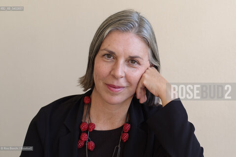 Biella September 27. 2026..Domitilla Dardi, storica e curatrice di design, curatrice per il design del MAXXI di Roma dal 2007 al 2023, docente nei corsi triennali e nei Master allo IED di Roma è stata visiting professor in diverse istituzioni, tra cui lUniversidad de Navarra a Pamplona, ​​lAccademia Abadir a Catania e il MADE Program di Siracusa, co-fondatrice e curatrice della fiera del design dautore EDIT Napoli, fotografata a Biella negli spazi del palazzo Gromo Losa in occasione di Contemporanea/Domitilla Dardi, storica e curatrice di design,  curatrice per il design del MAXXI di Roma dal 2007 al 2023, docente nei corsi triennali e nei Master allo IED di Roma  è stata visiting professor in diverse istituzioni, tra cui lUniversidad de Navarra a Pamplona, lAccademia Abadir a Catania e il MADE Program di Siracusa, co-fondatrice e curatrice della fiera del design dautore EDIT Napoli, fotografata a Biella negli spazi del palazzo Gromo Losa in occasione di Contemporanea. ©Rino Bianchi/Rosebud2