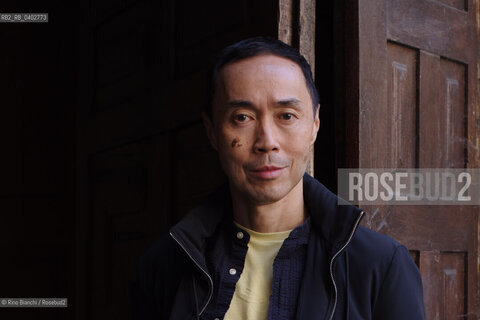 Turin October 11, 2026..Tash Aw, a Malaysian writer of Chinese ethnicity born in Taiwan, photographed in Turin inside the Church of San Filippo Neri during the Portici di Carta event/Tash Aw, scrittore malese di etnia cinese nato a Taiwan, fotografato a Torino negli spazi della chiesa San Filippo Neri durante Portici di carta ©Rino Bianchi/Rosebud2