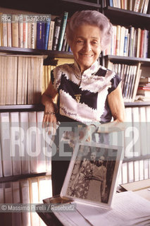 Rita Levi Montalcini, scienziata, nobel 1980-1986,ritratto nella sua casa 1987, Roma, Italia/ Rita Levi Montalcini, scientist, nobel 1980-1986, potrait in your house 1987, Rome, Italy. ©Massimo Perelli/Rosebud2