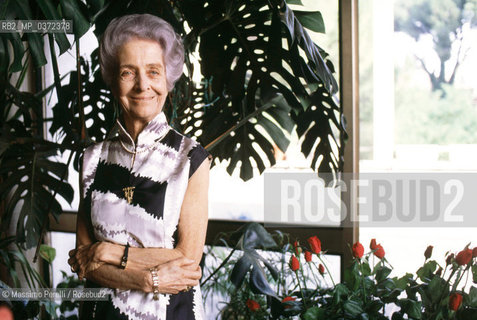 Rita Levi Montalcini, scienziata, nobel 1980-1986, ritratto nella sua casa 1987, Roma, Italia / Rita Levi Montalcini, scientist, nobel 1980-1986, potrait in your house 1987, Rome, Italy. ©Massimo Perelli/Rosebud2