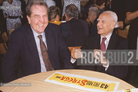 Carlo Pontiggia vincitore 43 Premio Strega con Alberto Moravia , scrittori, ritratto 1989, Roma, Italia / Carlo Pontiggia  win 43 Premio Strega with Alberto Moravia , writers, potrait 1989, Rome, Italy. ©Massimo Perelli/Rosebud2