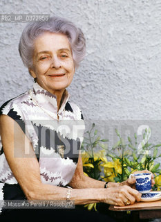 Rita Levi Montalcini, scienziata, nobel 1980-1986,ritratto nella sua casa 1987, Roma, Italia/ Rita Levi Montalcini, scientist, nobel 1980-1986, potrait in your house 1987, Rome, Italy. ©Massimo Perelli/Rosebud2