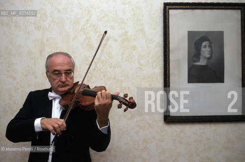 Salvatore Accardo, violinista, musica classica, ritratto 1994, Roma, Italia / Salvatore Accardo, violinist, classic music, potrait 1994, Rome, Italy. ©Massimo Perelli/Rosebud2