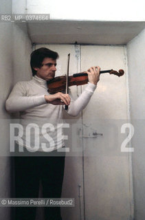 Uto Ughi, violinista, musica classica, ritratto 1985, Roma, Italia / Uto Ughi, violinist, classic music, potrait 1985, Rome, Italy. ©Massimo Perelli/Rosebud2