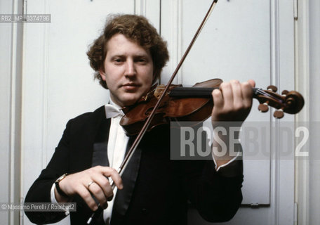 Shlomo Mintz, violinista, musica classica, ritratto 1992, Roma, Italia / Shlomo Mintz, violinist, classic music, potrait 1992, Rome, Italy. ©Massimo Perelli/Rosebud2