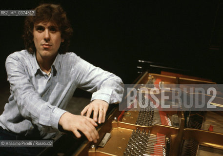 Alexander Lonquich, pianista, musica classica, ritratto 1992, Roma, Italia / Alexander Lonquich, pianist, classic music, potrait 1992, Rome, Italy. ©Massimo Perelli/Rosebud2