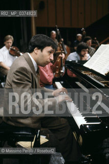 Murray Perrahia, pianista, musica classica, ritratto 1993, Roma, Italia / Murray Perrahya, pianist, classic music, potrait 1993, Rome, Italy. ©Massimo Perelli/Rosebud2