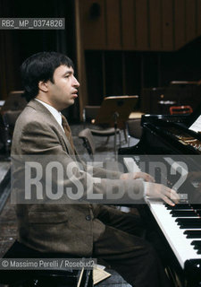 Murray Perrahia, pianista, musica classica, ritratto 1993, Roma, Italia / Murray Perrahya, pianist, classic music, potrait 1993, Rome, Italy. ©Massimo Perelli/Rosebud2