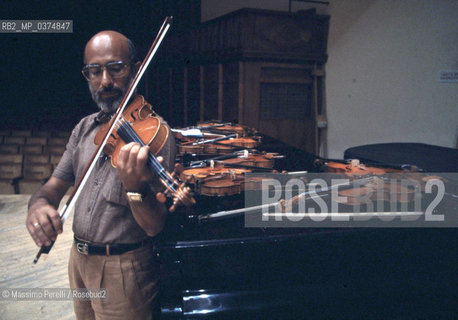 Violinista, musica classica, ritratto1992, Roma, Italia / Violinist, classic music, potrait 1992, Rome, Italy. ©Massimo Perelli/Rosebud2