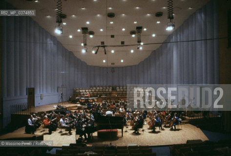 Orchestra sinfonica Rai, musica classica, ritratto 1992, Roma, Italia / Sinfony Orchestra Rai, classic music, potrait 1992, Rome, Italy. ©Massimo Perelli/Rosebud2