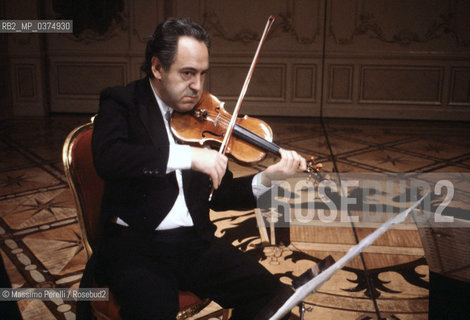 Felix Ayo, violinista, musica classica, ritratto 1985, Roma, Italia / Felix Ayo, violinist, classic music, potrait 1985, Rome, Italy. ©Massimo Perelli/Rosebud2