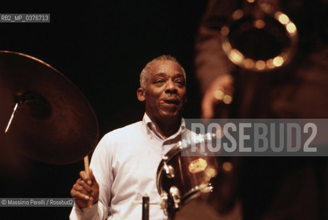 kenny Clarke, batterista, musica jazz, ritratto 1983, Roma, Italia / Kenny Clarke, drummer, jazz music, potrait 1983, Rome, Italy. ©Massimo Perelli/Rosebud2