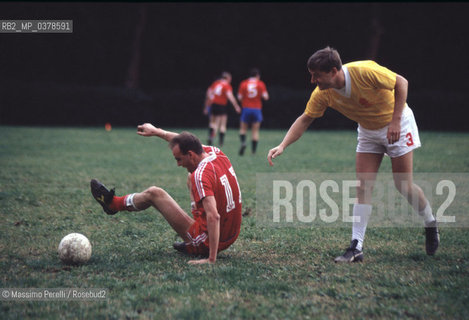 Guardie Svizzere in Vaticano, caporale in gioco calcio, ritratto 1992, Stato Vaticano, Roma, Italia / Swiss Guards in Vatican, corporal in football game, potrait 1992, Vatican State, Rome, Italy. ©Massimo Perelli/Rosebud2