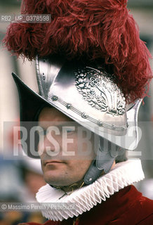 Guardie Svizzere in Vaticano, comandante Alois Estermann(ucciso da guardia svizzera Cedric Tornay)del picchetto a Piazza S.Pietro, ritratto 1992, Stato Vaticano, Roma, Italia / Swiss Guards in Vatican, commander Alois Estrmann (killed by Swiss Guard Cedric Tornay)of the picket in S.Peter square, potrait 1992, Vatican State, Rome, Italy. ©Massimo Perelli/Rosebud2