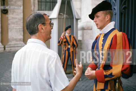 Guardie Svizzere in Vaticano, picchetto a Piazza S.Pietro, ritratto 1992, Stato Vaticano, Roma, Italia / Swiss Guards in Vatican, picket in S.Peter square, potrait 1992, Vatican State, Rome, Italy. ©Massimo Perelli/Rosebud2