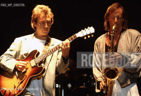 Andy Summers, chitarra, Bill Evans, sax, musica rock, ritratto 1989, Roma, Italia / Andy Summers, guitar, Bill Evans, sax, rock music, potrait 1989, Rome, Italy. ©Massimo Perelli/Rosebud2