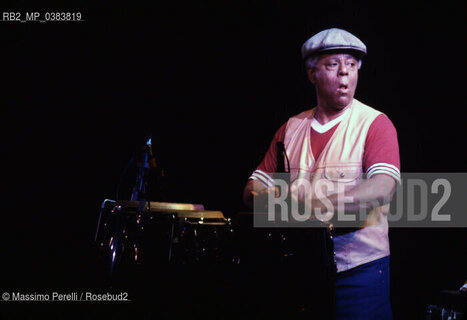 Tito Puente, percussionista, compositore, musica latina, ritratto 1983, Roma, Italia / Tito Puente, percussionist, composer, latin music, potrait 1983, Rome, Italy. ©Massimo Perelli/Rosebud2